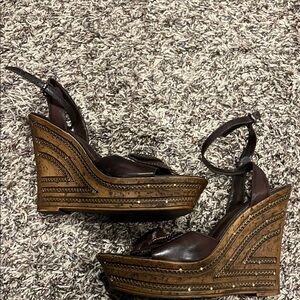 BCBG girls Brown &gold platform Wedge Sandals size 7.5 B